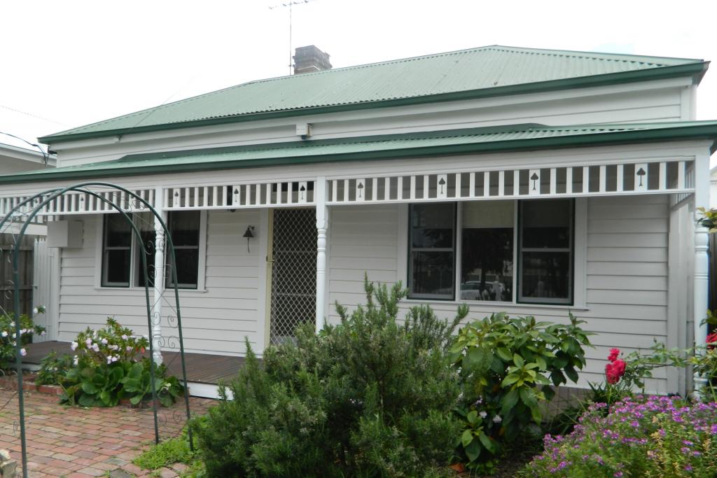 24 Peel St, Newport, VIC 3015