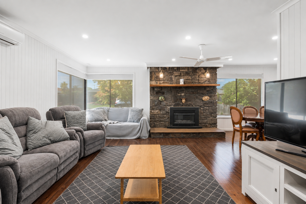 8 Carcoola Ct, Rosebud, VIC 3939