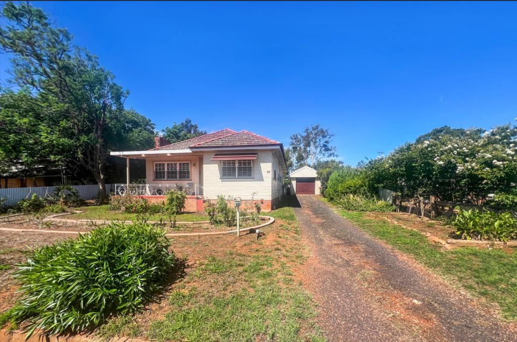 93 Warrah St, Peak Hill, NSW 2869