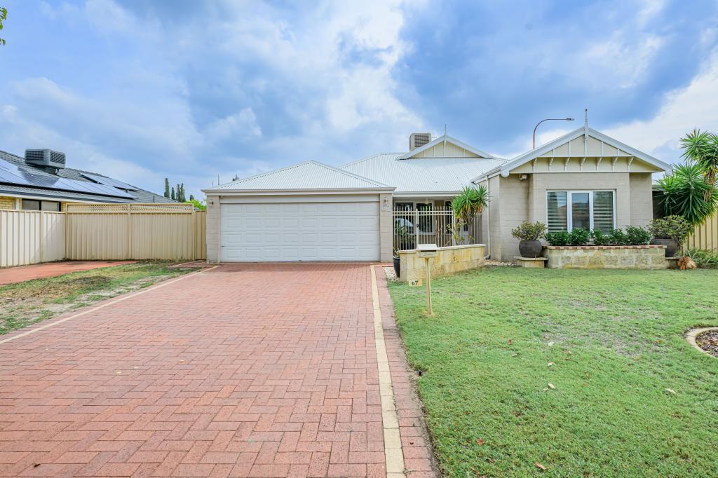 67 Campbell Rd, Canning Vale, WA 6155