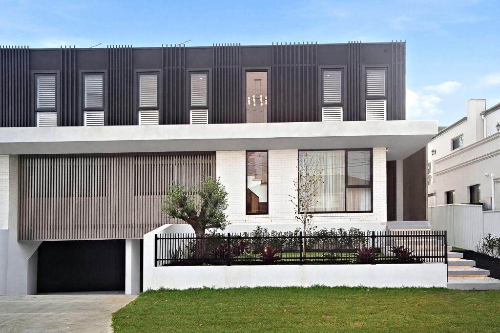 25 Narelle Cres, Greenacre, NSW 2190