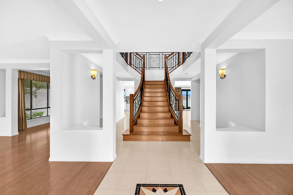 99 Edinburgh Rd, Benowa, QLD 4217