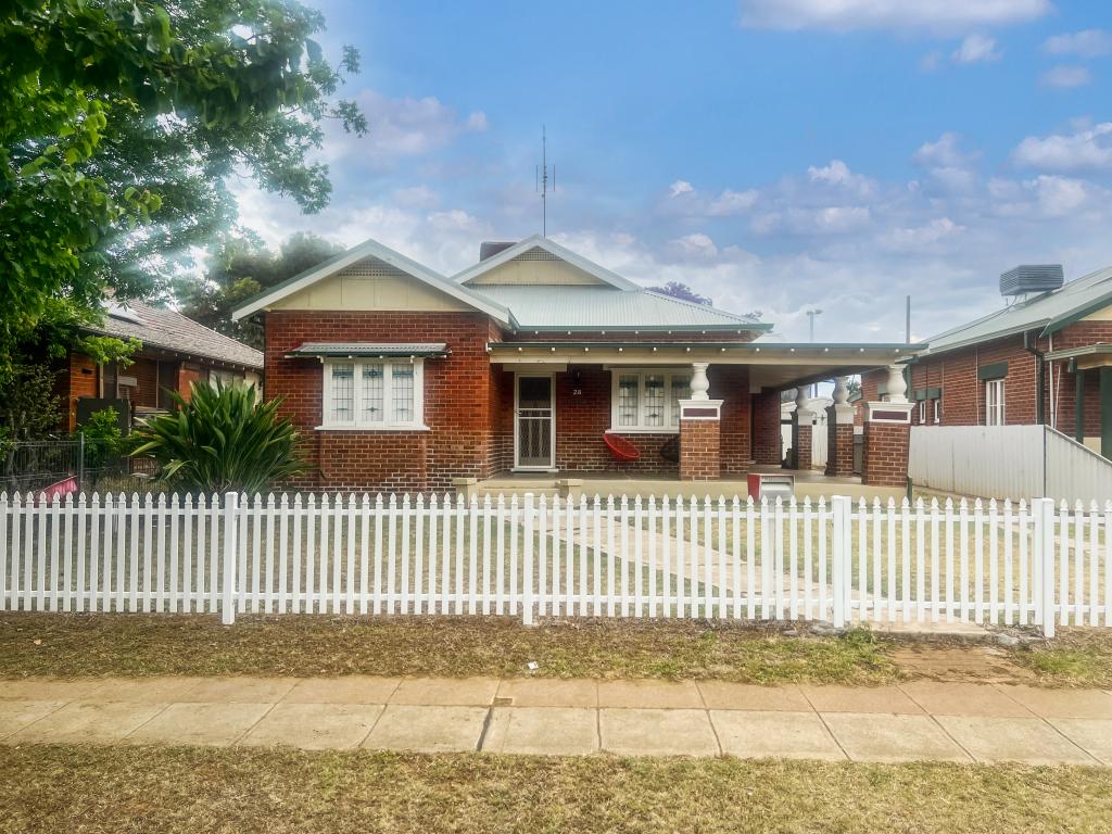 28 BOGAN ST, PARKES, NSW 2870