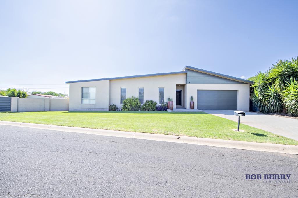 108 Maple Cres, Narromine, NSW 2821