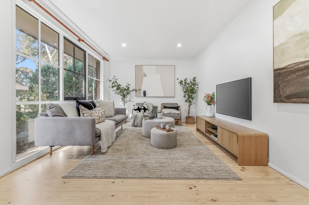 7 Shrubby Walk, Croydon South, VIC 3136
