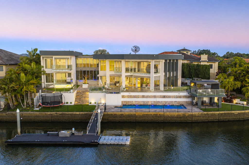 2334 Cressbrook Dr, Hope Island, QLD 4212