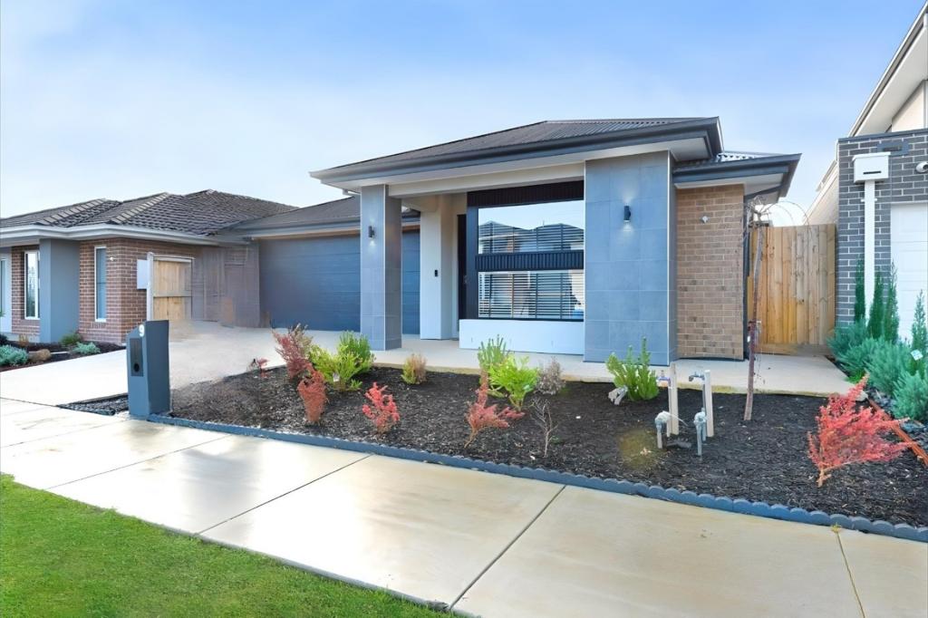 9 Floyd Cct, Cranbourne, VIC 3977