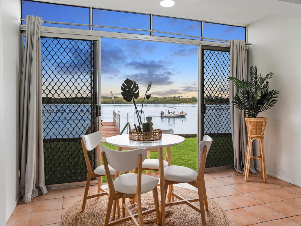 2/76 Duporth Ave, Maroochydore, QLD 4558