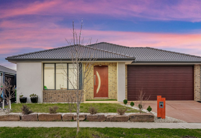 14 Grandstand Cres, Clyde North, VIC 3978