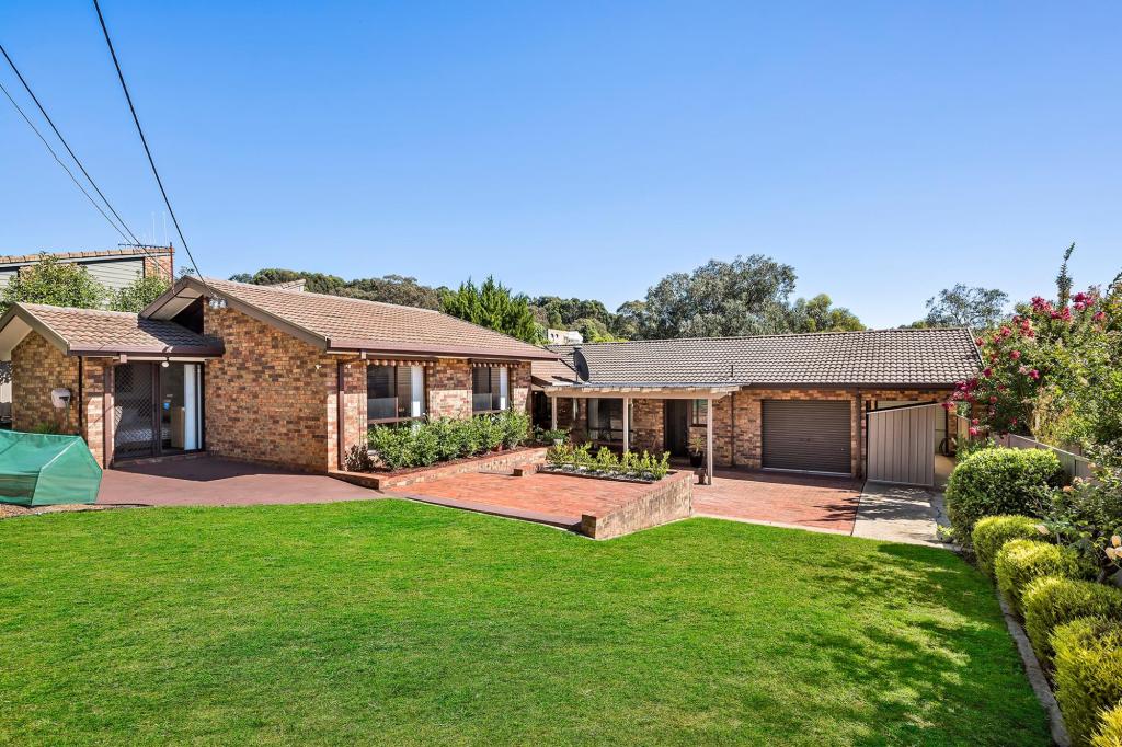 9 Duterrau Cres, Lyneham, ACT 2602