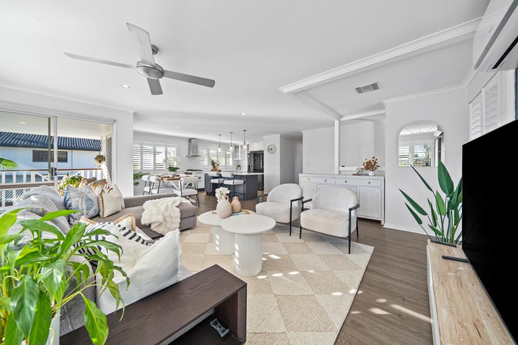 14 Kilmartin Esp, Biggera Waters, QLD 4216