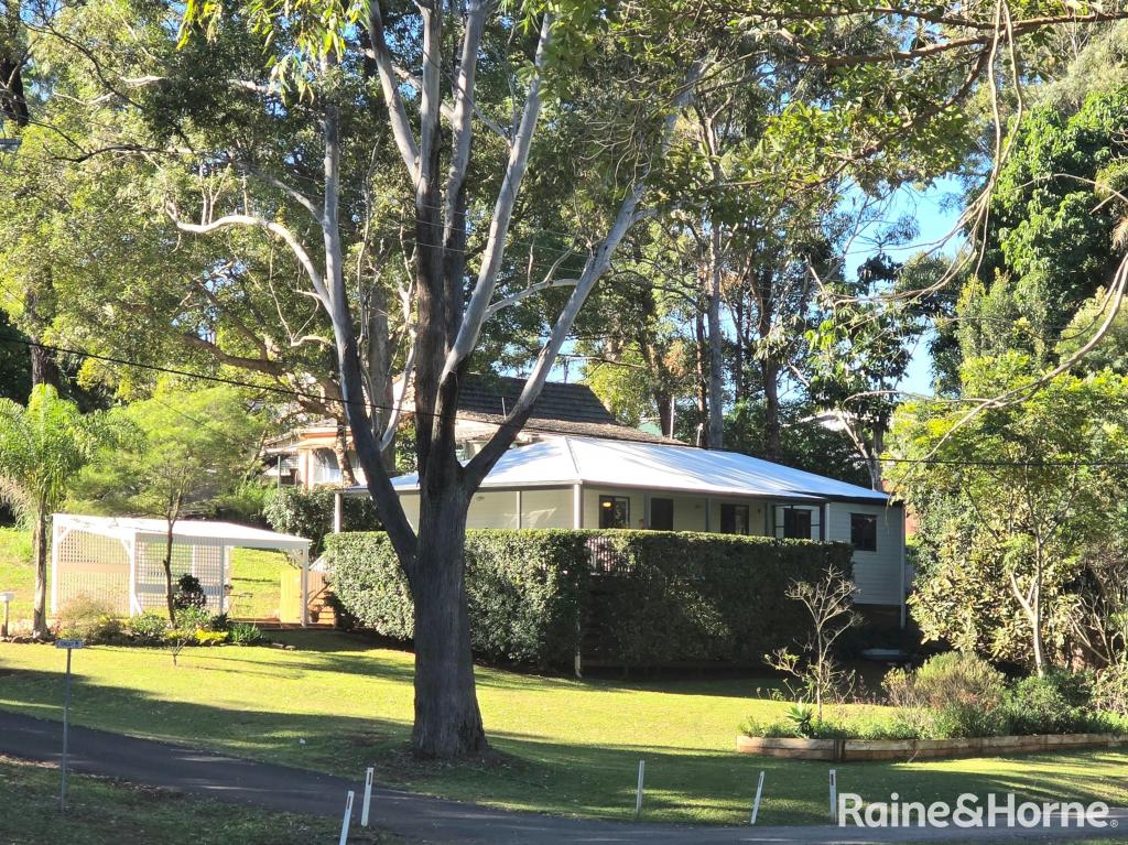 6 TONGA ST, RUSSELL ISLAND, QLD 4184