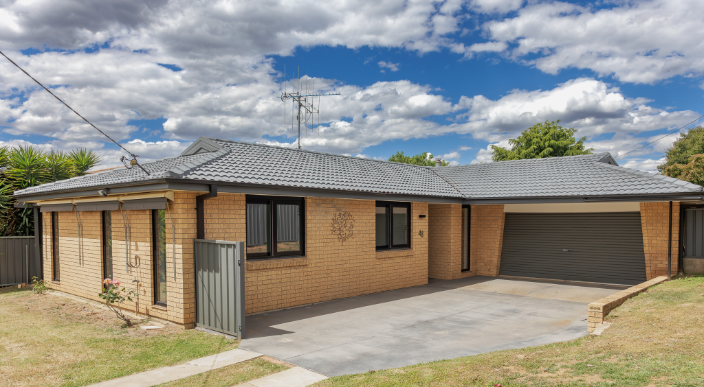 48 MERRIMAN DR, YASS, NSW 2582