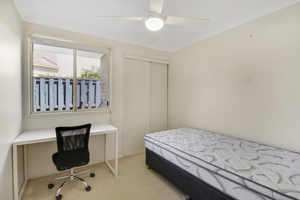 Room 4 - 73 Silkyoak Cct, Fitzgibbon, QLD 4018