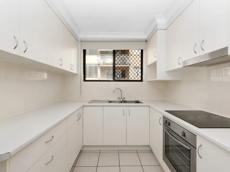 2/30 Wellington St, Coorparoo, QLD 4151