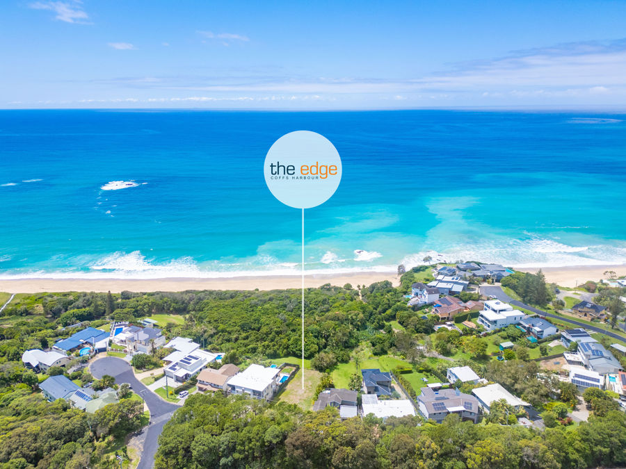 15 SAPPHIRE CRES, SAPPHIRE BEACH, NSW 2450