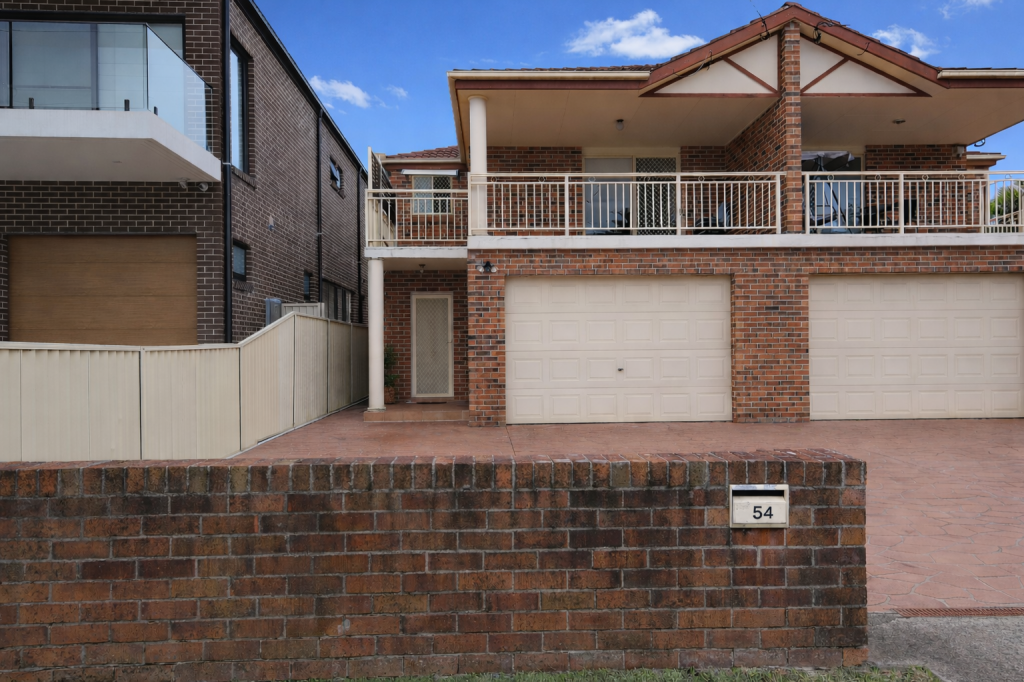 54 Russell St, Greenacre, NSW 2190