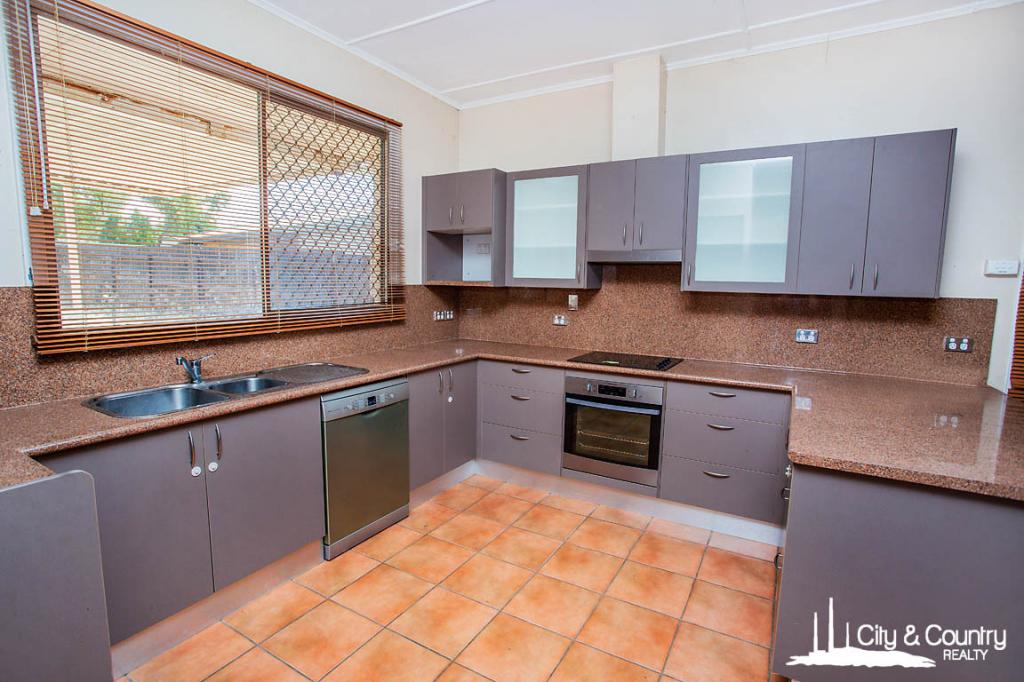 2 Southdown Ave, Happy Valley, QLD 4825