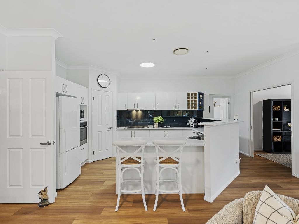 5 Christie Cl, Ormiston, QLD 4160
