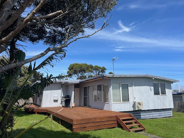 16 Blackwood St, Grassy, TAS 7256