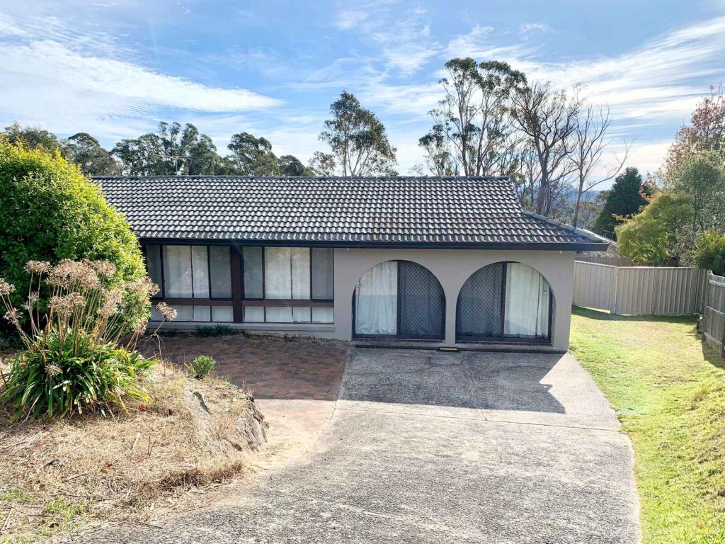 42 Panorama Cres, Wentworth Falls, NSW 2782