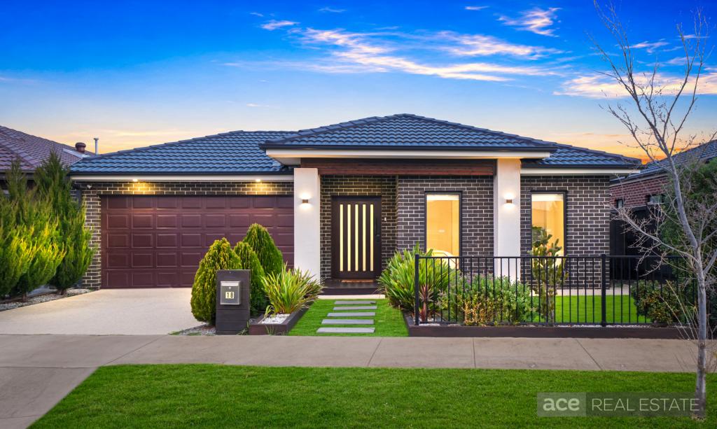 18 CHAPARRAL ST, WYNDHAM VALE, VIC 3024