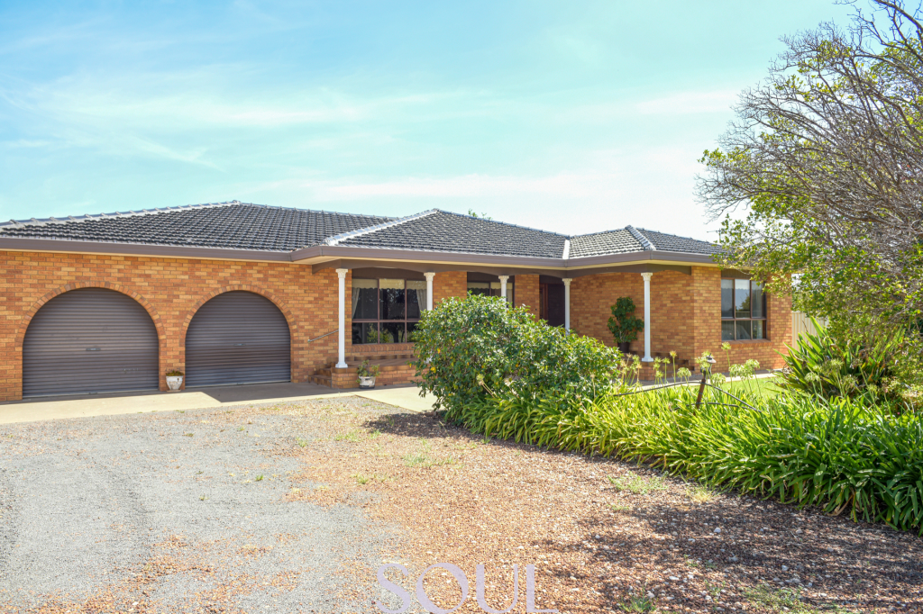 250 Barracks Rd, Yenda, NSW 2681