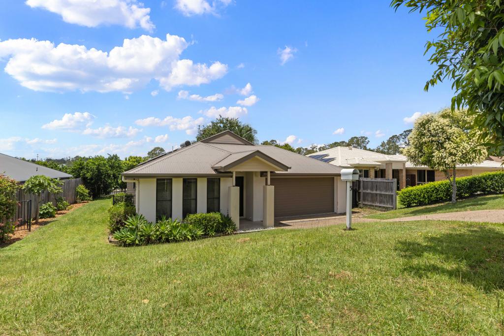 5 Parkview Cl, Southside, QLD 4570