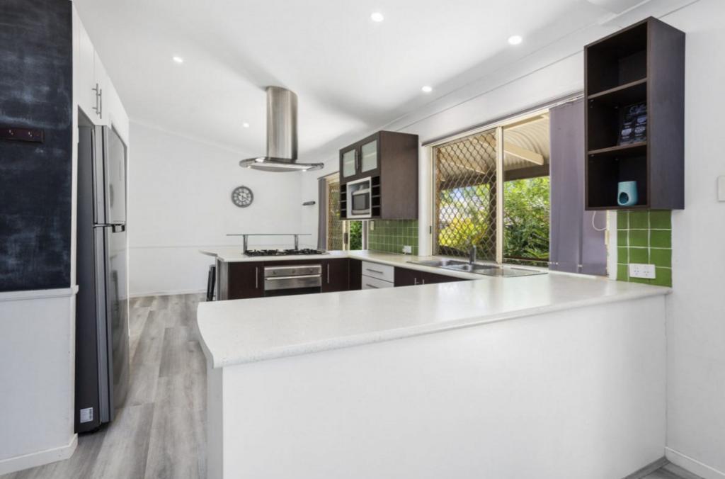 30 Whitehead Dr, Burleigh Waters, QLD 4220