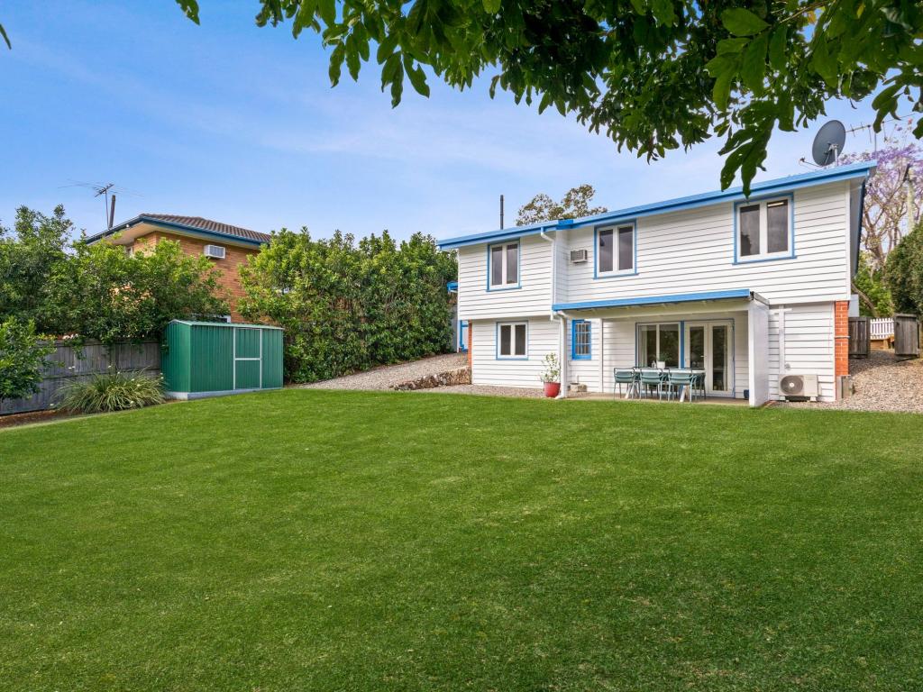 17 Harvard St, Kenmore, QLD 4069