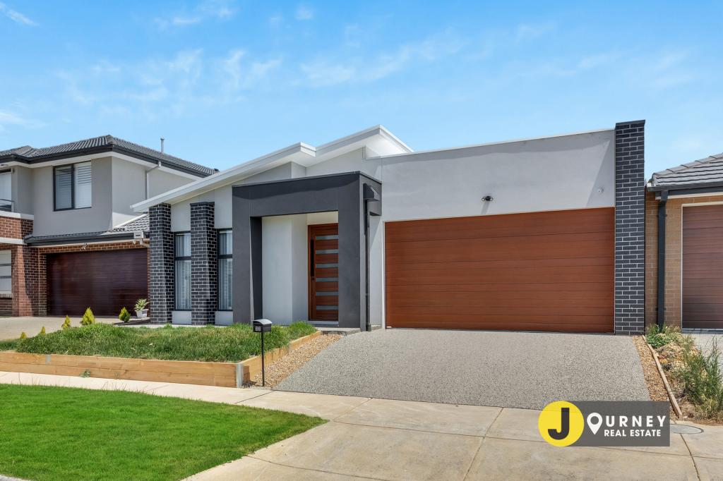 32 Shearjoy Loop, Clyde North, VIC 3978