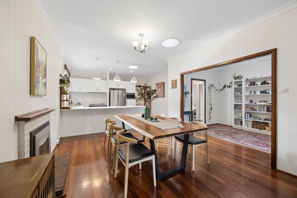 32 REDMOND RD, HAMILTON HILL, WA 6163
