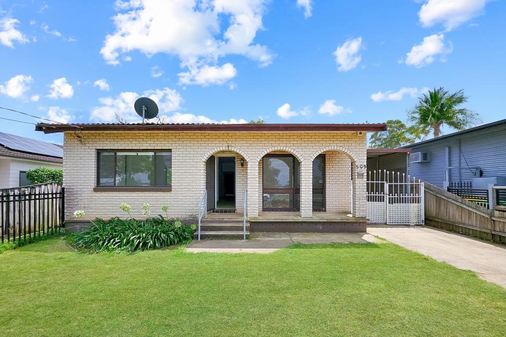 509 Marion St, Georges Hall, NSW 2198