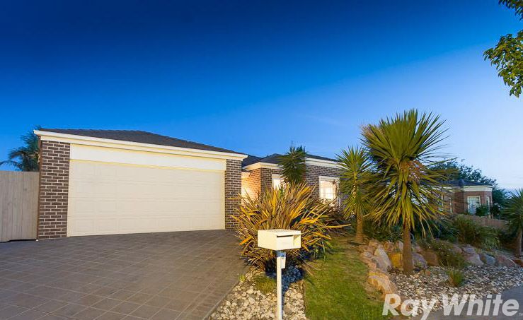 8 Mccubbin Way, Berwick, VIC 3806