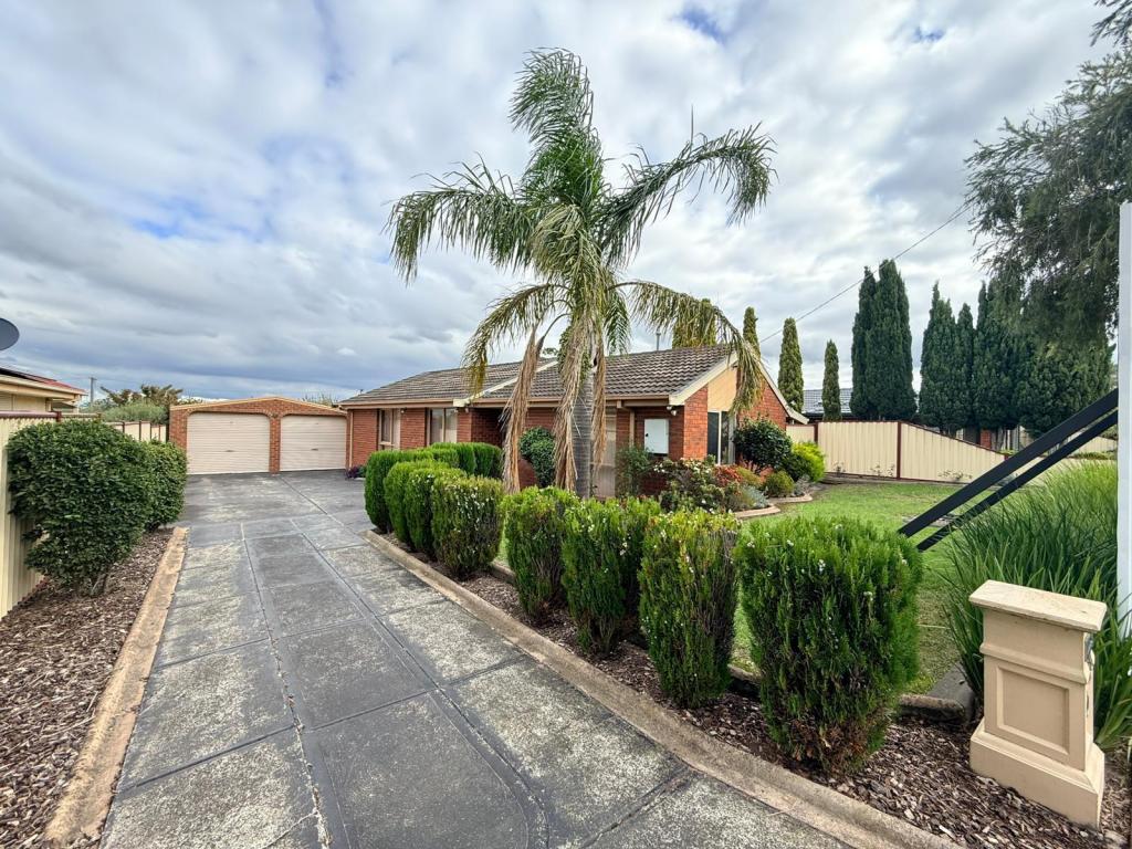 84 Warana Dr, Hampton Park, VIC 3976