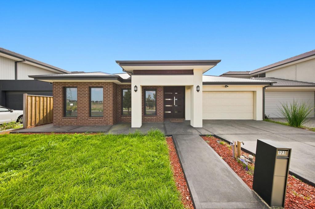 123 Villa Doria Dr, Clyde North, VIC 3978