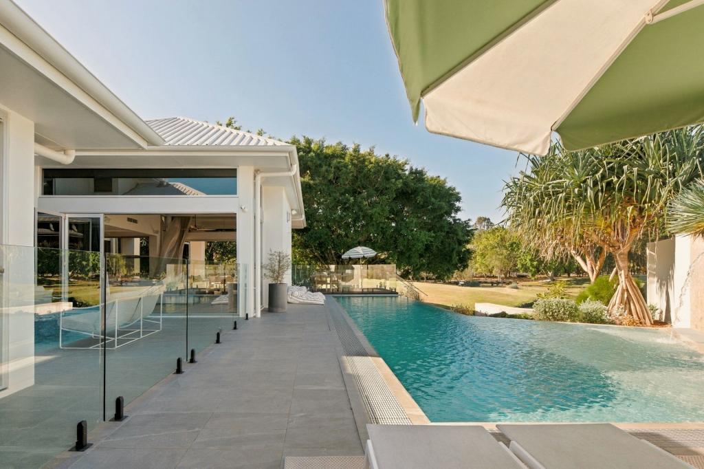828 LEGEND TRL, ROBINA, QLD 4226