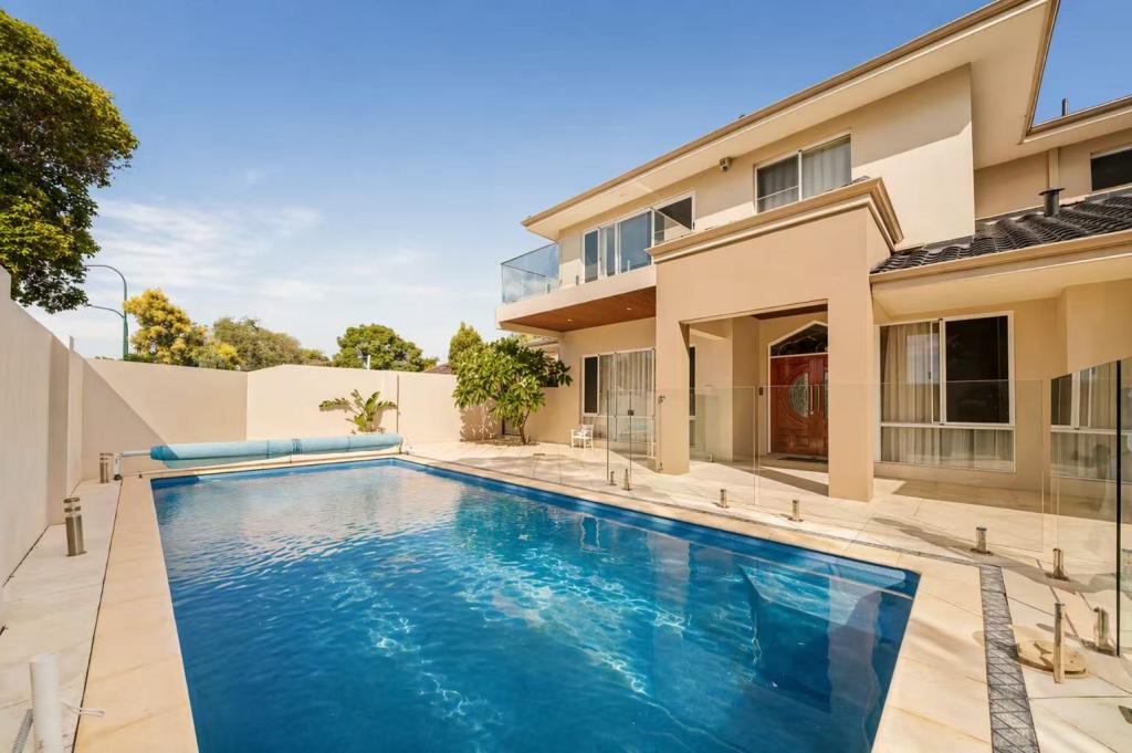 113 Reynolds Rd, Mount Pleasant, WA 6153