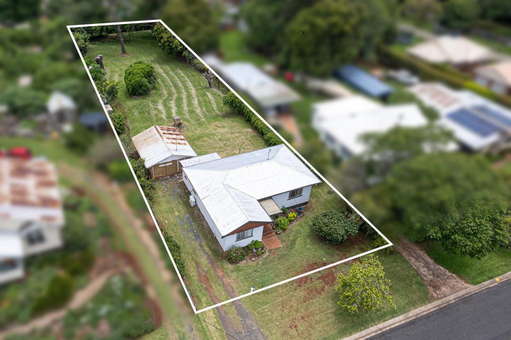 21A DAVID ST, ROCKVILLE, QLD 4350