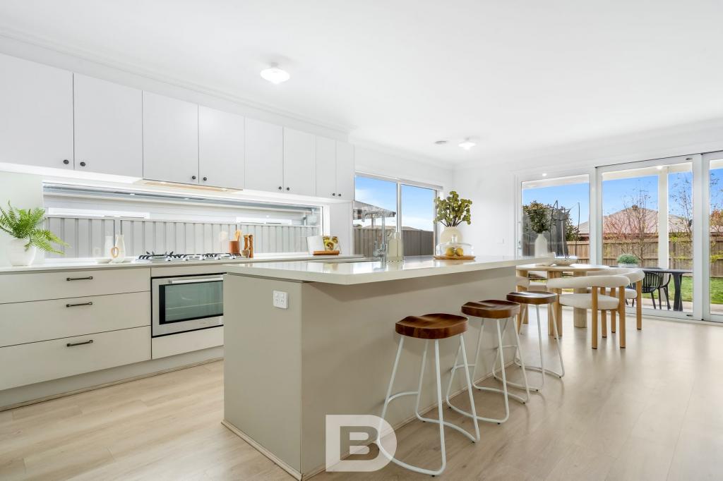12 BARRETT ST, LANCEFIELD, VIC 3435