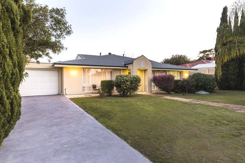 8 Gannett St, Bateman, WA 6150