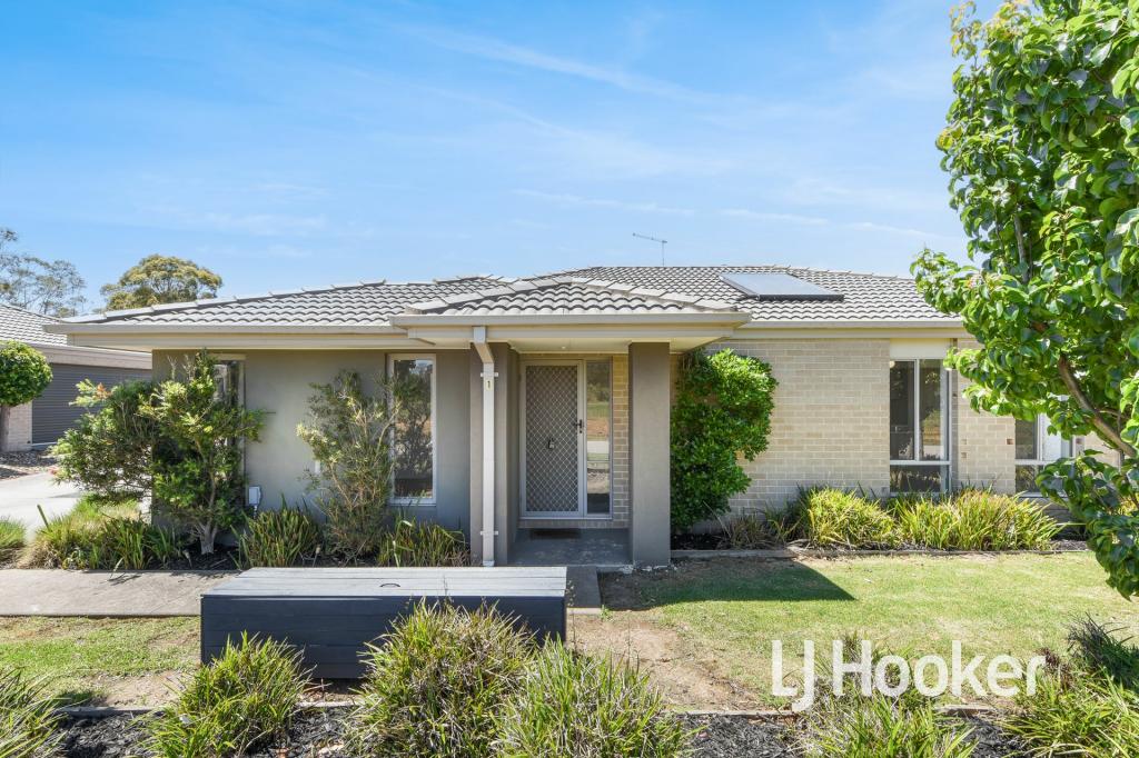 1/34 Sir Thomas Dr, Pakenham, VIC 3810