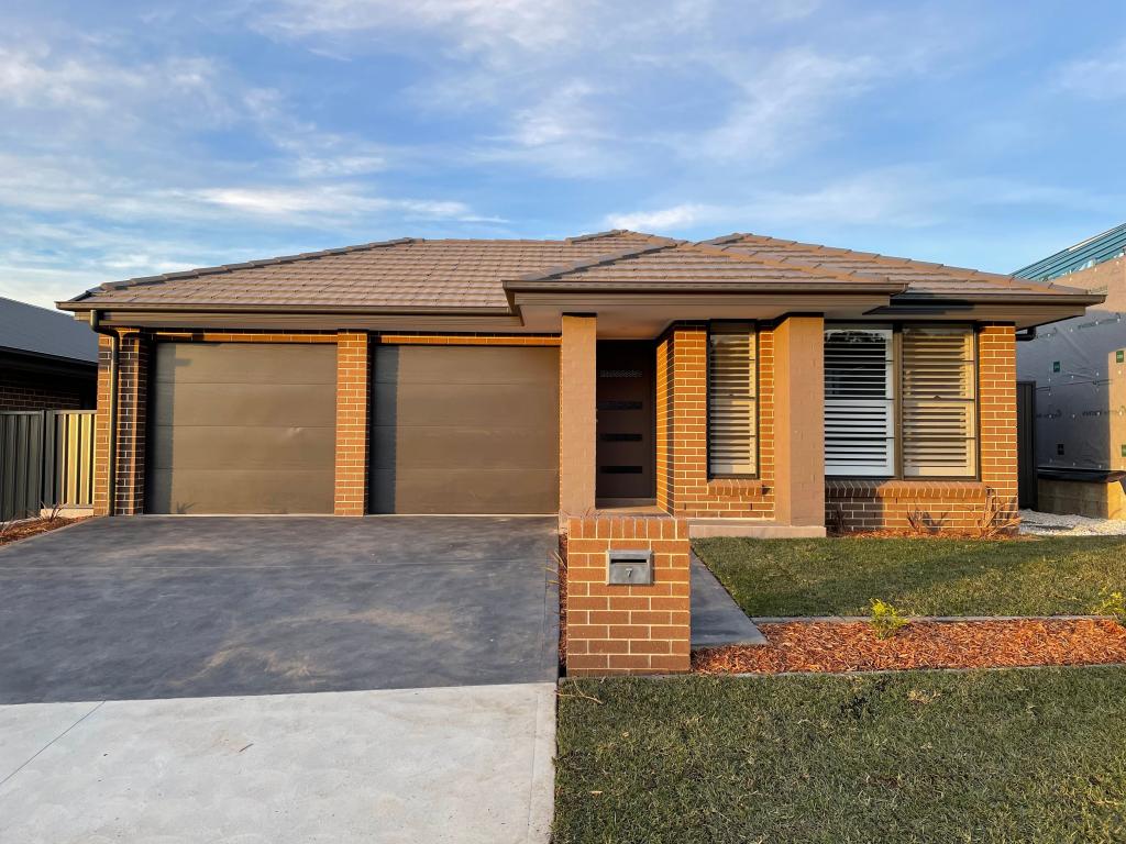 7 Bottlebrush Dr, Calderwood, NSW 2527