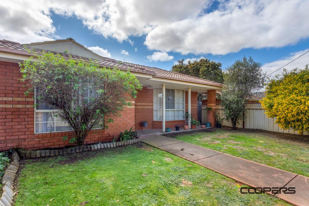 4/17 Toolern St, Melton South, VIC 3338