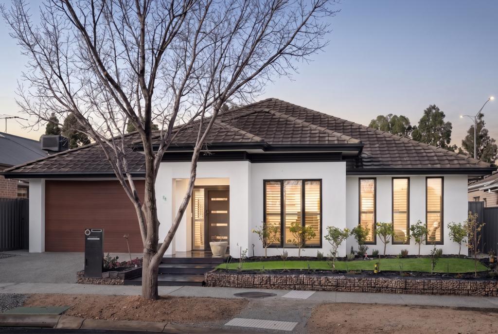 29 ABERFELDIE WAY, CAROLINE SPRINGS, VIC 3023