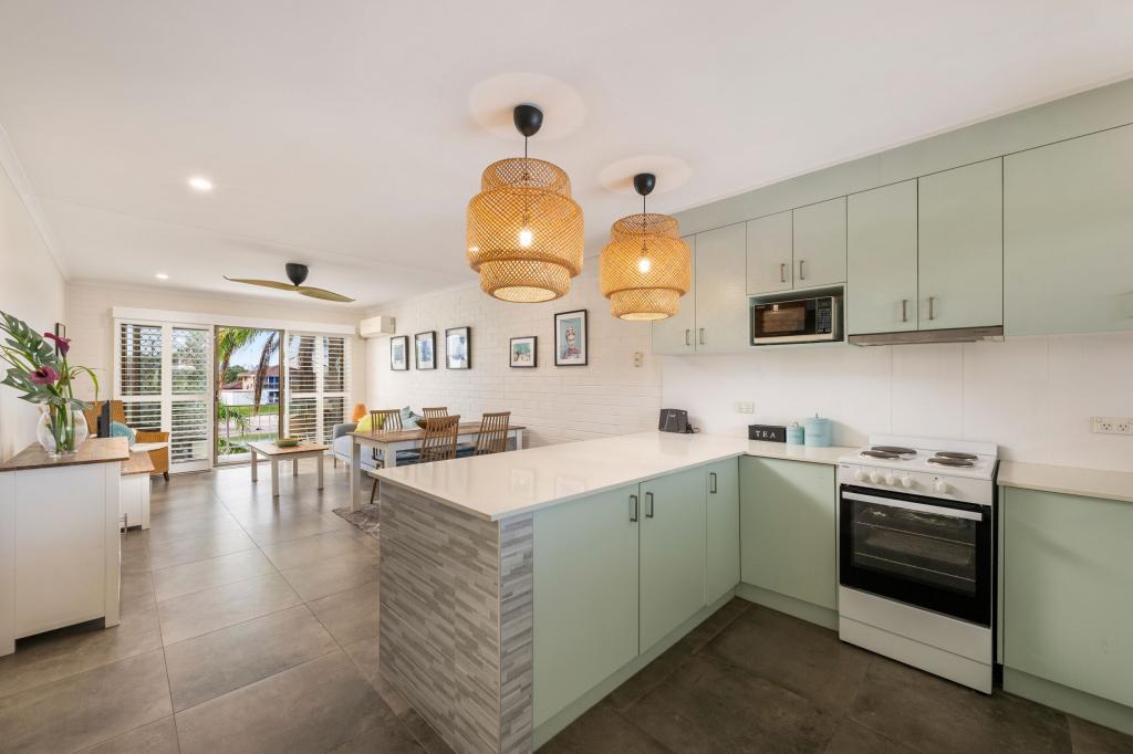 4/10 Akeringa Pl, Mooloolaba, QLD 4557