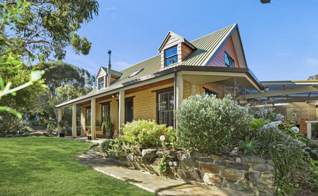 20 Dene Ave, Victor Harbor, SA 5211