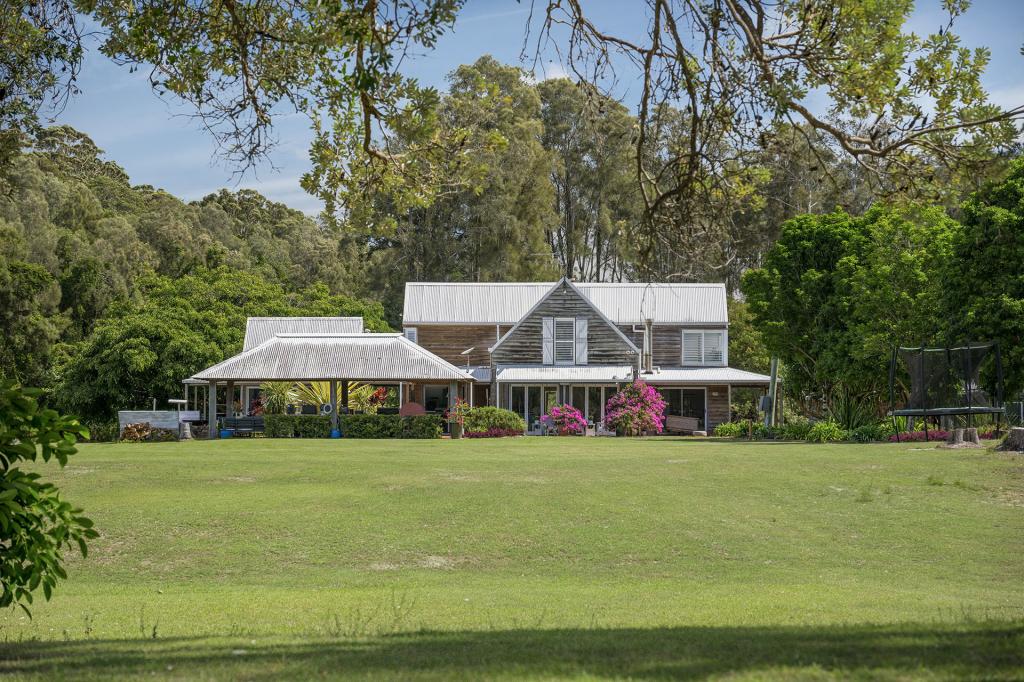1126 Point Plomer Rd, Crescent Head, NSW 2440