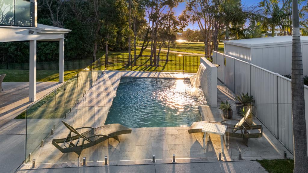 7 Webb Ellis Ct, Pelican Waters, QLD 4551