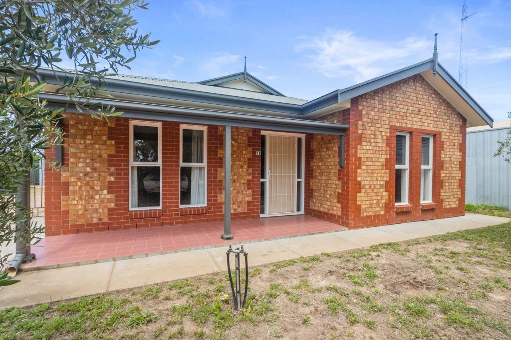 18 Monmouth St, Moonta Bay, SA 5558
